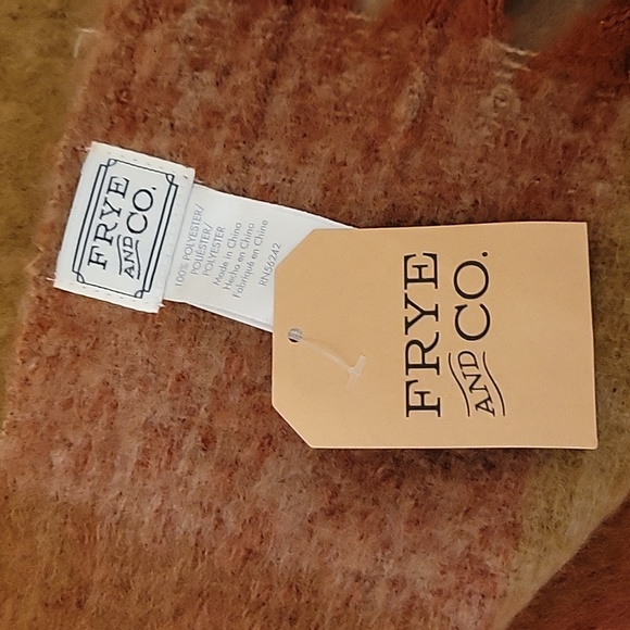 Frye Scarf - Picture 2 of 5